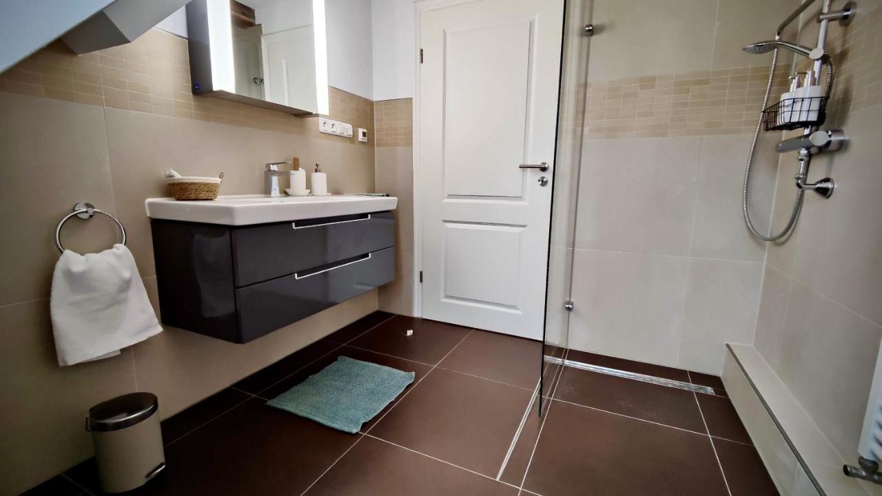 One Apartment'S⎢Neu+Zentral⎢Alberstplatz⎢Altbau كوبورغ المظهر الخارجي الصورة